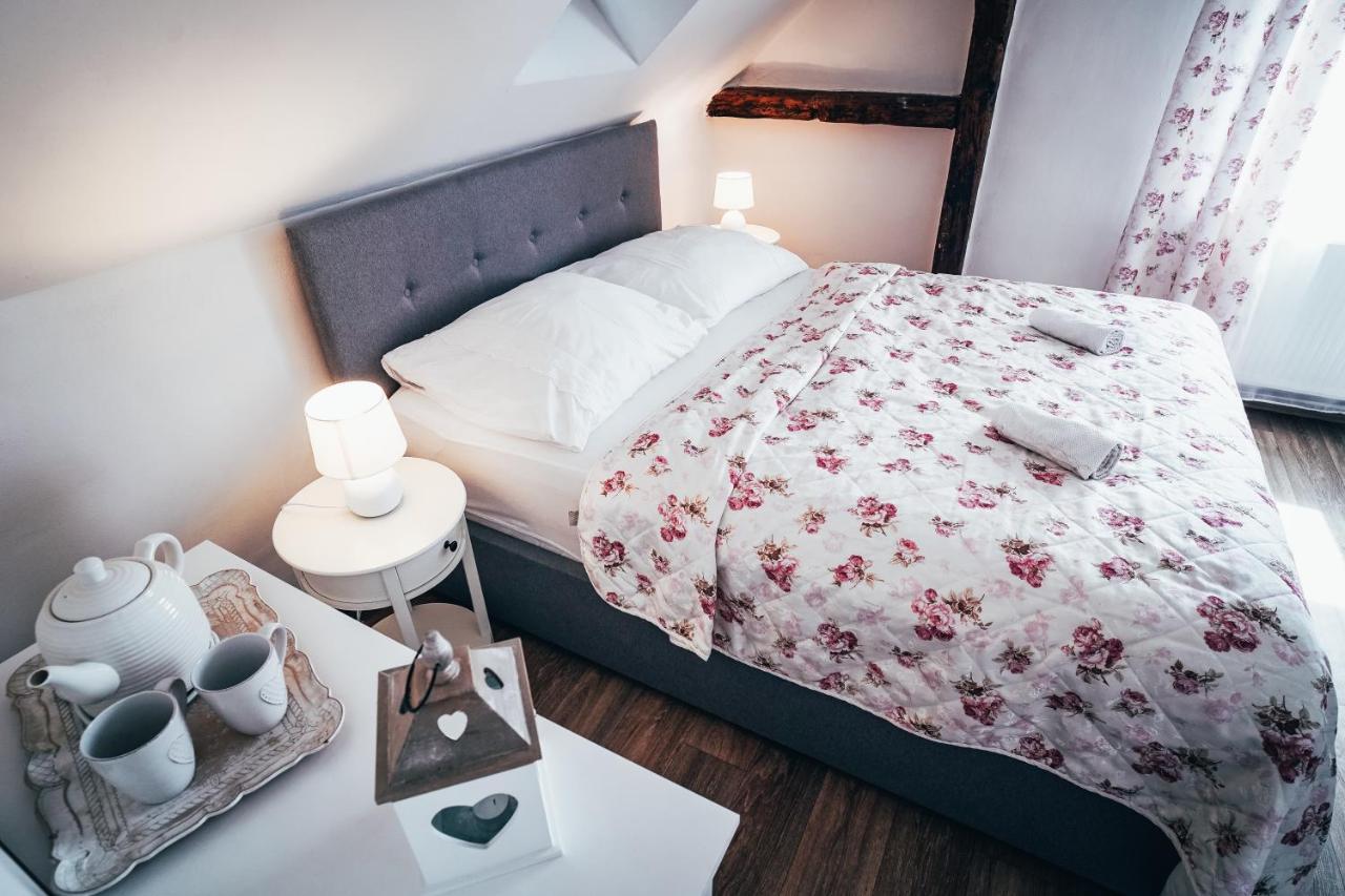 Апартаменты Trapani House & Camp Ruzova Экстерьер фото