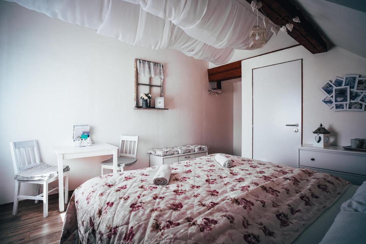 Апартаменты Trapani House & Camp Ruzova Экстерьер фото