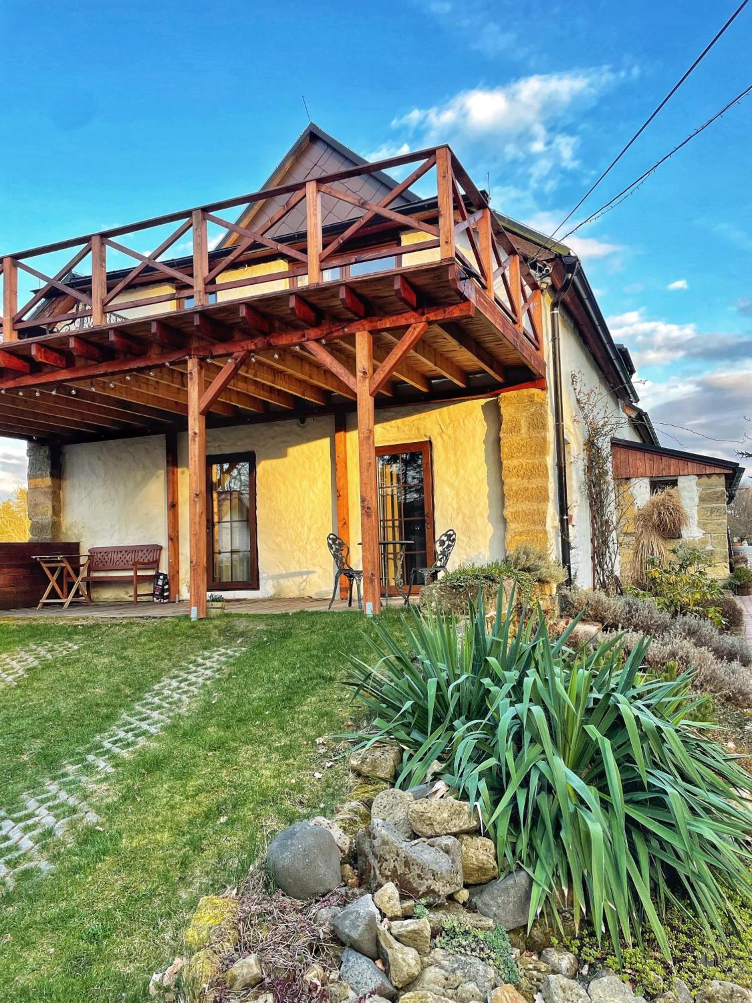Апартаменты Trapani House & Camp Ruzova Экстерьер фото
