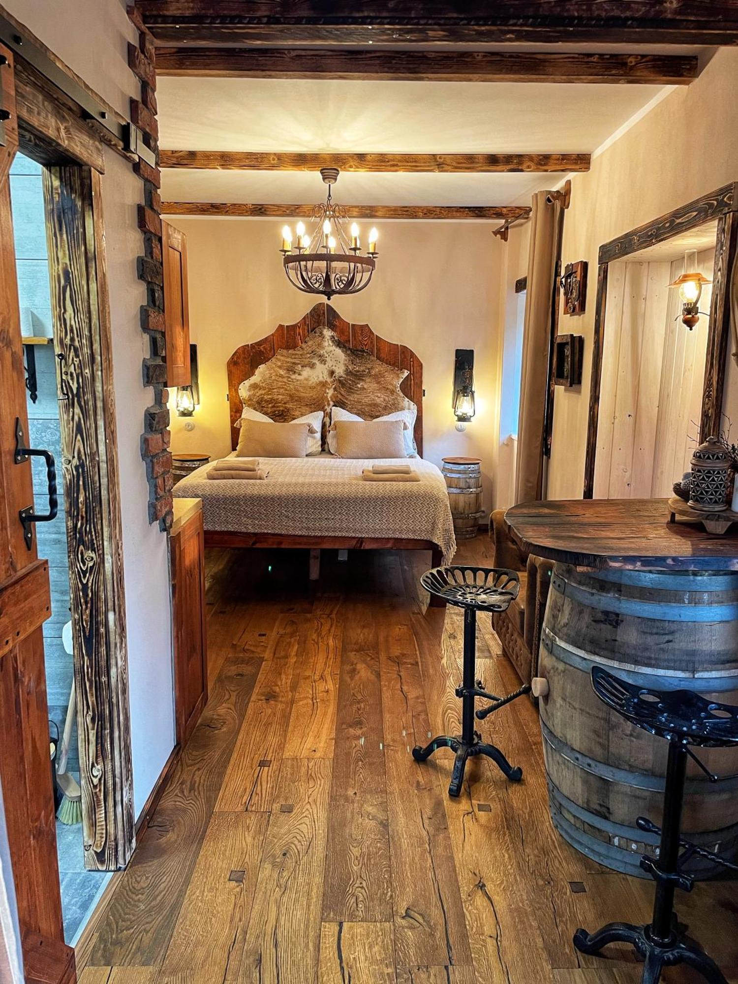 Апартаменты Trapani House & Camp Ruzova Экстерьер фото